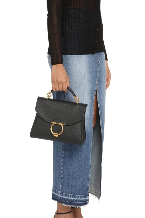  살바토레 페라가모 가방 페라가모 간치니 페블드 가죽 핸드백 블랙 - SALVATORE FERRAGAMO