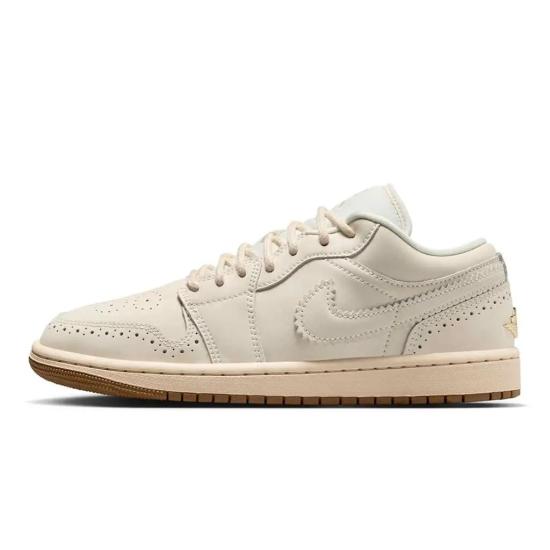  나이키 스니커즈 IO0759 100 DOM
