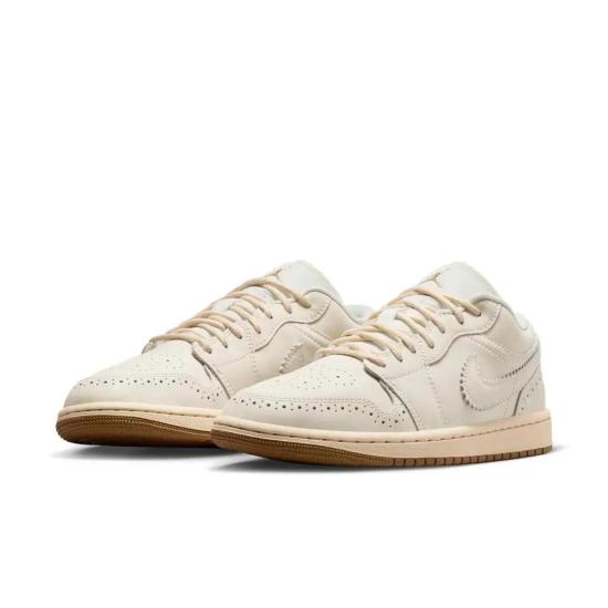  나이키 스니커즈 IO0759 100 DOM - NIKE