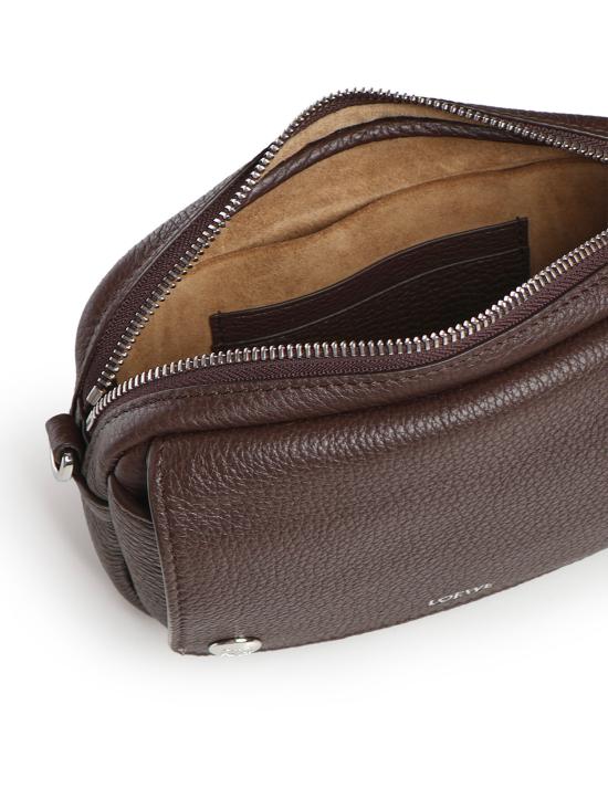 26FW 로에베 스몰 페블 매신저 그레인 카프스킨 백 BANBPCBX05 3606 CHOCOLATE - LOEWE
