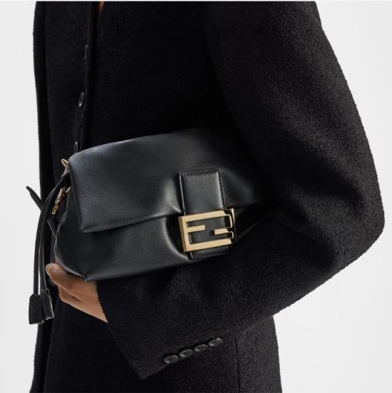 26FW 펜디 바게트 소프트 미디엄 백 8BR856 B1ZKF0QA1 NERO - FENDI