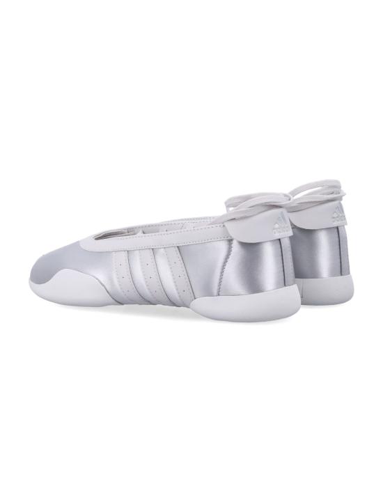 26FW 아디다스 플랫 슈즈 KJ8370 SILVMT SILVER - ADIDAS
