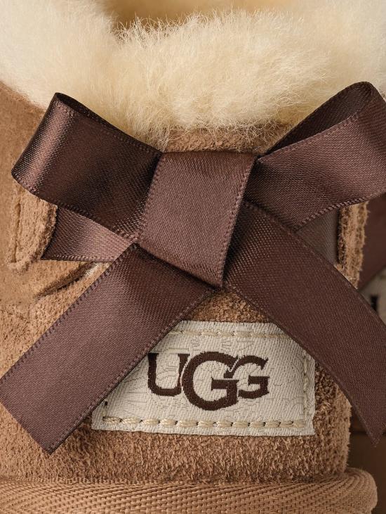 26FW 어그 부츠 스티발리 울트라 미니 피오코 베일리 보우 카스타냐 - UGG