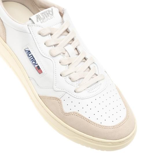 26FW 오트리 메달리스트 로우 스니커즈 AULMLS33 White - AUTRY