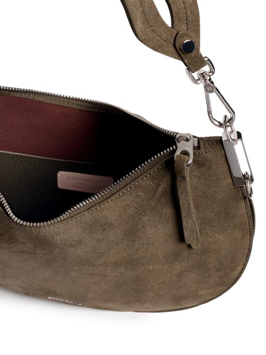 26FW 코치넬리 숄더백 E1QKG130201 W25 MUD - COCCINELLE
