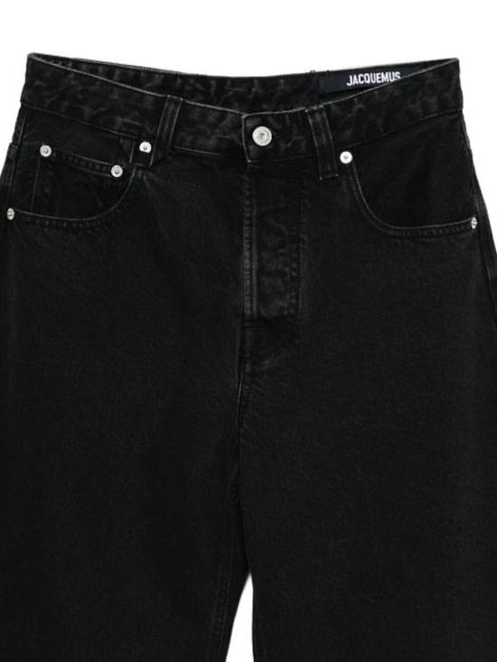 26FW 자크뮈스 오버사이즈 와이드 데님 팬츠 PAW00036AD00039 990 Black - JACQUEMUS