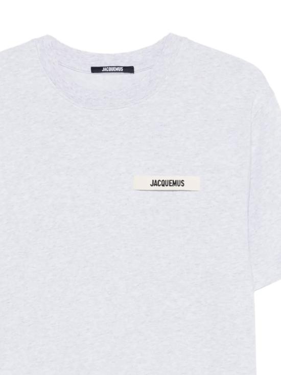 26FW 자크뮈스 그로그랭 로고 티셔츠 TSM00133AJ00226 950 Grey - JACQUEMUS