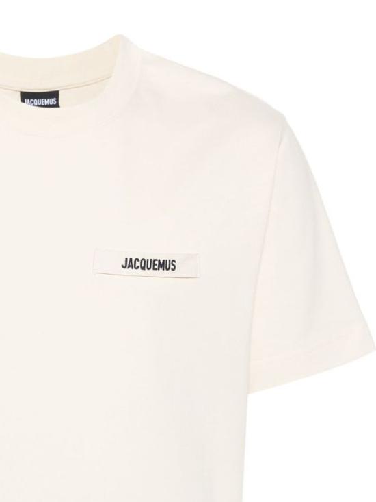 26FW 자크뮈스 그로그랭 로고 티셔츠 TSM00133AJ00226 150 Beige - JACQUEMUS