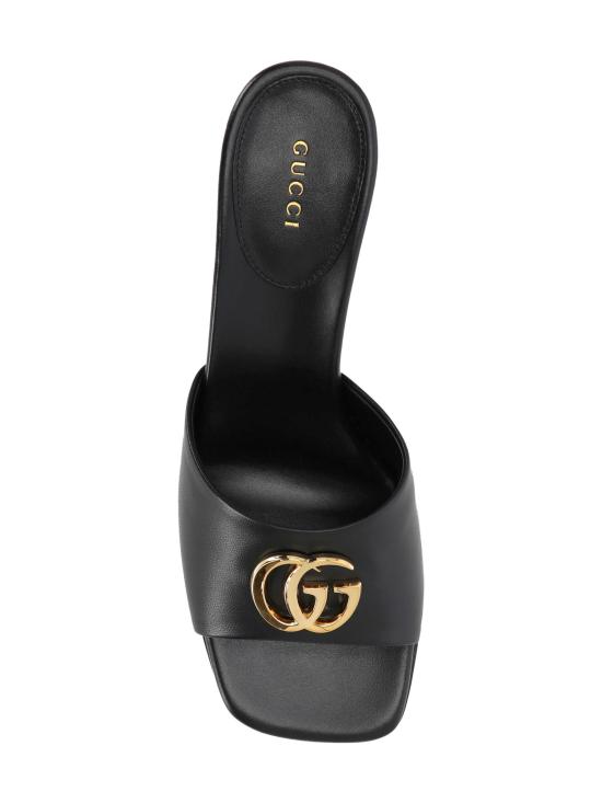 26FW 구찌 골드 로고 플라크 가죽 뮬 골드 로고 플라크 가죽 뮬 871480 BKO001000 - GUCCI