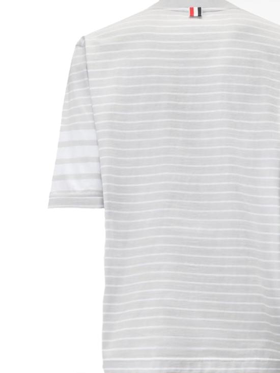 26FW 톰브라운 반팔 티셔츠 MJS310A J0269057 PALE GREY WHITE - THOM BROWNE