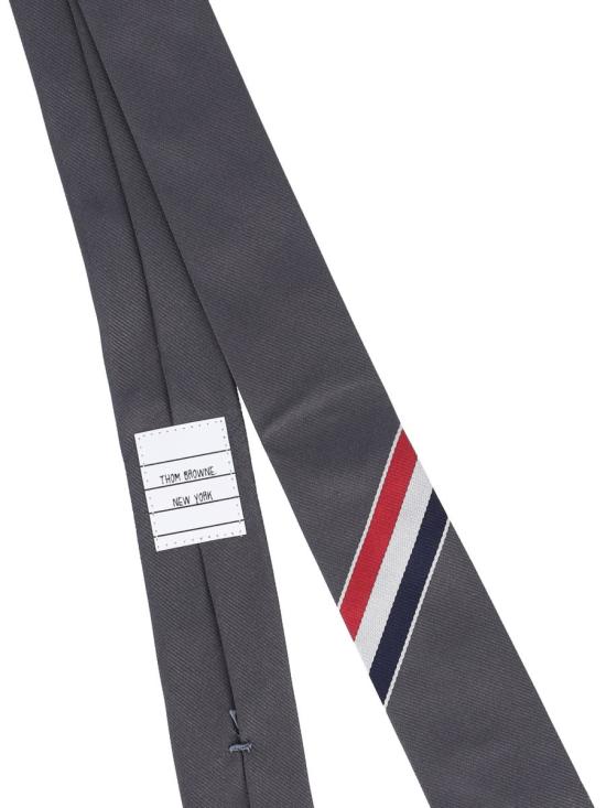 26FW 톰브라운 클래식 삼선 그로그랭 스트라이프 실크 코튼 타이 MNL001A 00991 025 DGRAY DOM - THOM BROWNE