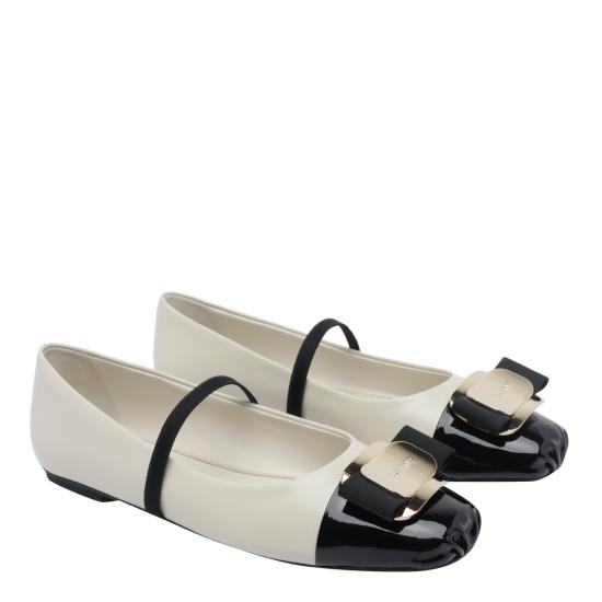 26FW 살바토레 페라가모 플랫 슈즈 777437 01J183MASCARPONE NERO WHITE - SALVATORE FERRAGAMO