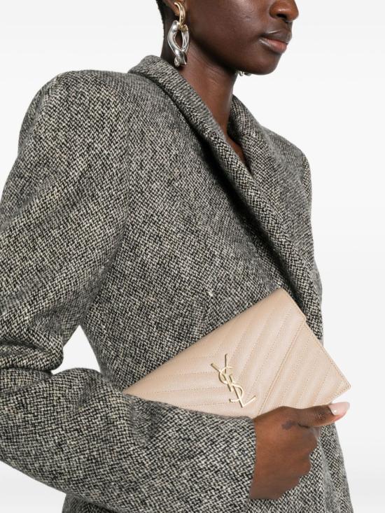 26FW 생로랑 그랑 드 뿌드르 레더 카산드라 엔벨로프 체인 지갑 857605 BOW012721 BEIGE - SAINT LAURENT