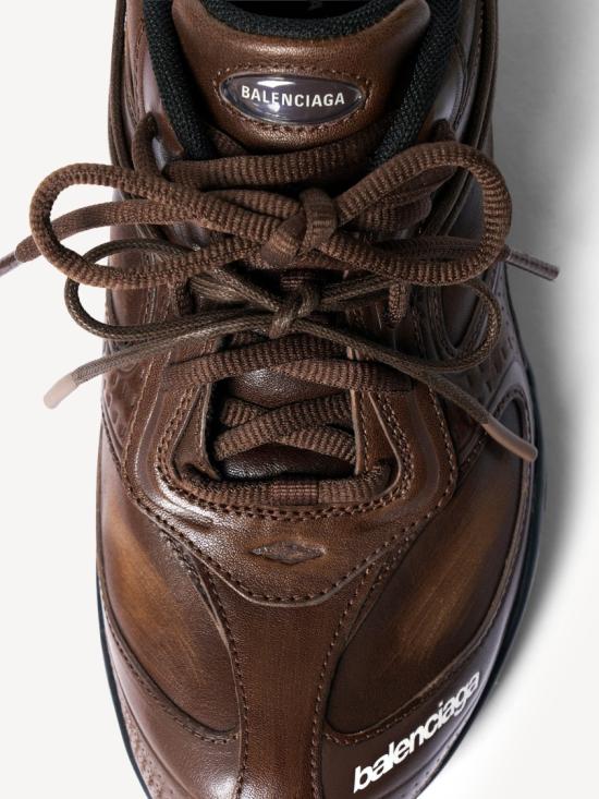 26FW 발렌시아가 레이더 레더 스니커즈 865703 WSTVL Brown - BALENCIAGA