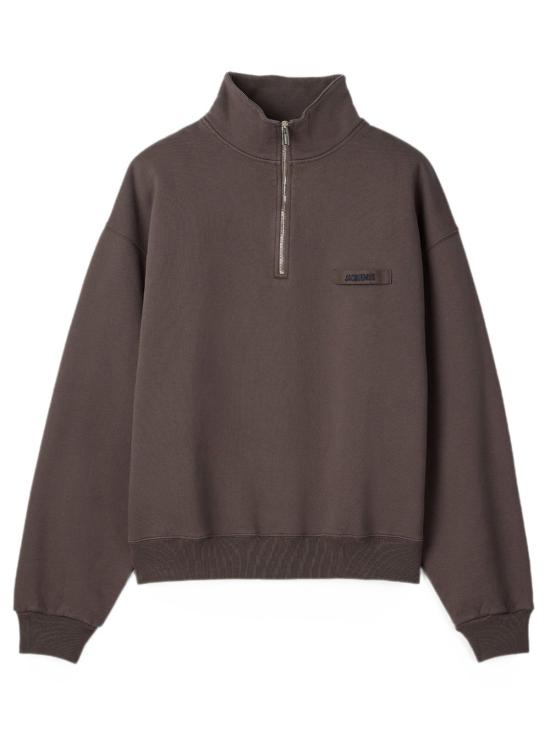 26FW 자크뮈스 하프 집업 스웨트 셔츠 SSM00313 AJ00174850 BROWN - JACQUEMUS
