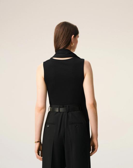 26SS 아미 저지 슬리브리스 라발리에르 탑 FTP827JE0223 001 NOIR - AMI