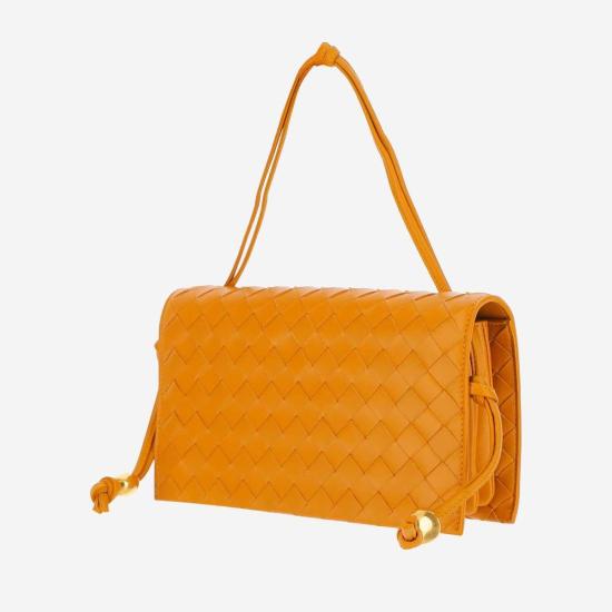  보테가베네타 가방 보테가 베네타 트리오 파우치 온 스트랩 램스킨 숄더백 옐로우 - BOTTEGA VENETA