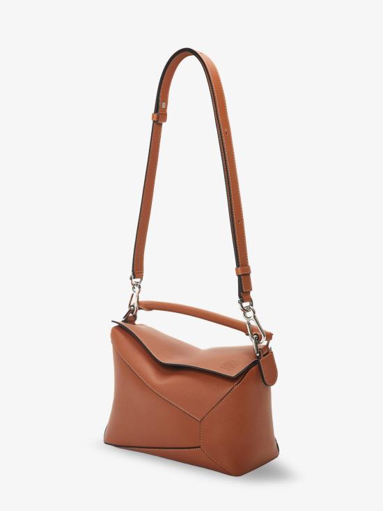 26FW 로에베 클래식 카프스킨 스몰 퍼즐 엣지백 A510P60XAC BROWN - LOEWE
