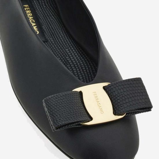  살바토레 페라가모 플랫 슈즈 페라가모 반나 가죽 발레리나 플랫 블랙 - SALVATORE FERRAGAMO