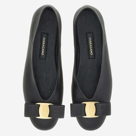  살바토레 페라가모 플랫 슈즈 페라가모 반나 가죽 발레리나 플랫 블랙 - SALVATORE FERRAGAMO