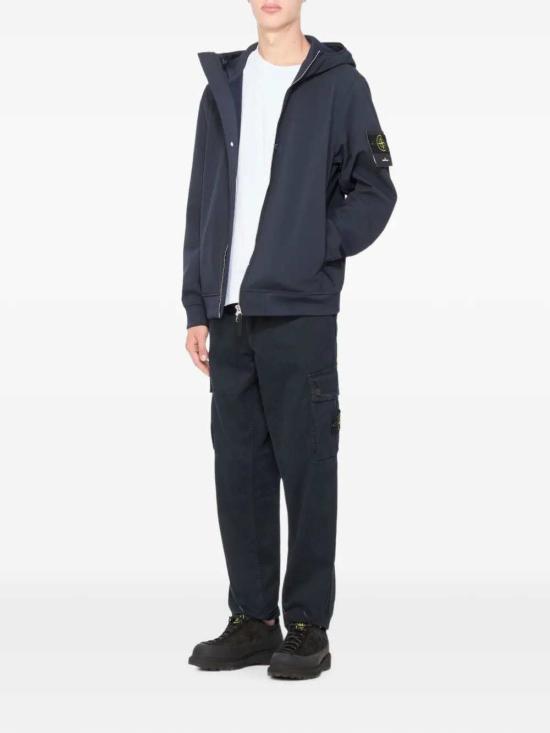 26FW 스톤 아일랜드 스트레치 오가닉 브로큰 트윌 코튼 올드 이펙트 슬림핏 카고 트라우저 집 핸드 포켓 L2S153100034S00L1 V0120 NAVY BLUE - STONE ISLAND
