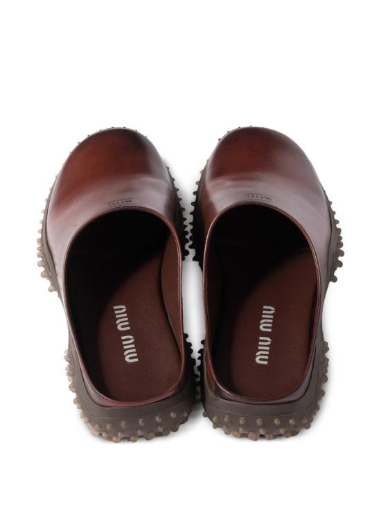 26FW 미우미우 로고 레더 뮬 5R802EFA045 5OD F0201 CAFFE - MIU MIU