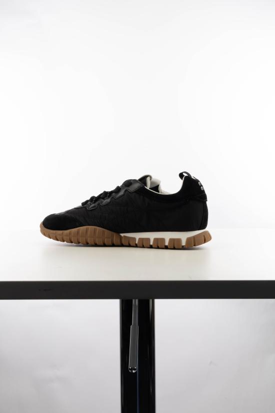 26FW 미우미우 타이어 테크니컬 스웨이드 스니커즈 5E417EF005ZJM F0002 Nero - MIU MIU