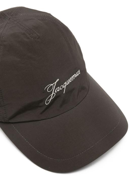 26FW 자크뮈스 볼캡 ACU00799 AW00645880 BROWN - JACQUEMUS