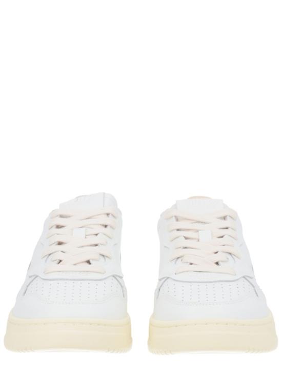 26SS 오트리 메달리스트 로우 레더 스니커즈 AULW TB02 White - AUTRY