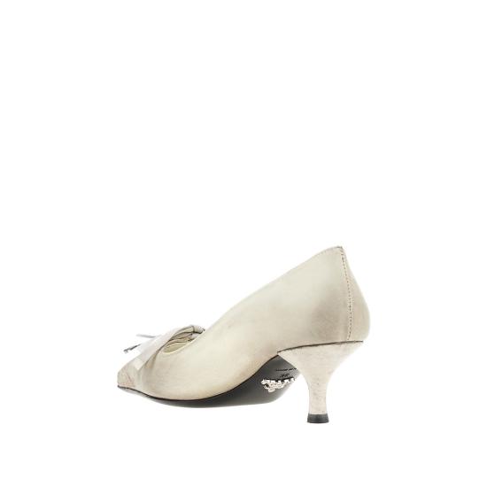 26FW 프라다 앤틱 레더 펌프스 1I612OFA055V69 White - PRADA