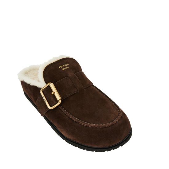 26FW 프라다 스웨이드 셔링 뮬 1R548OFZF10JFT Brown - PRADA