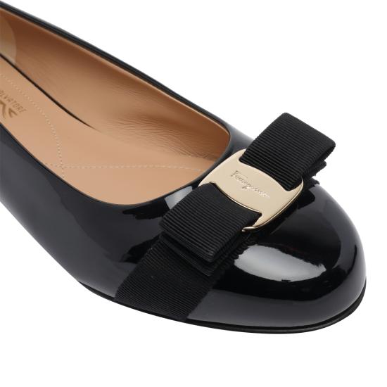 26FW 살바토레 페라가모 플랫 슈즈 782036 01J070NERO BISCOTTO BLACK - SALVATORE FERRAGAMO