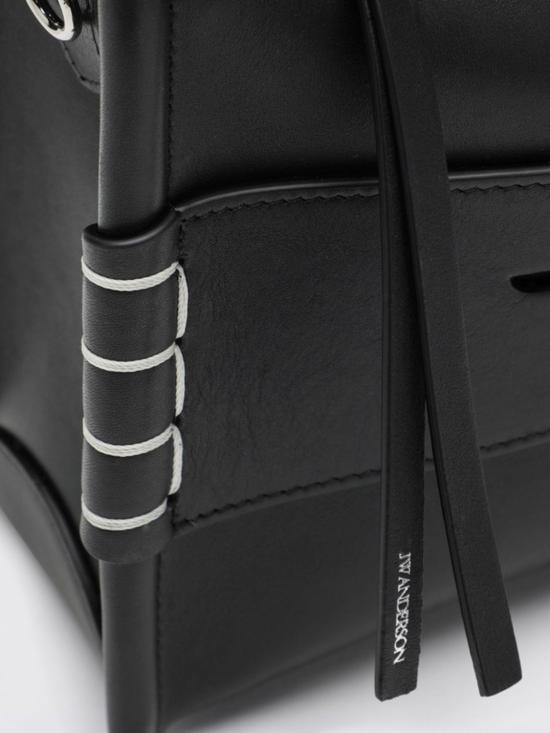 26FW JW앤더슨 숄더백 HB0716LA0383 999 Black - JW ANDERSON