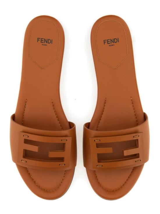  펜디 바게트 레더 슬라이드 8R8136 AE7TF1C4R Brown - FENDI