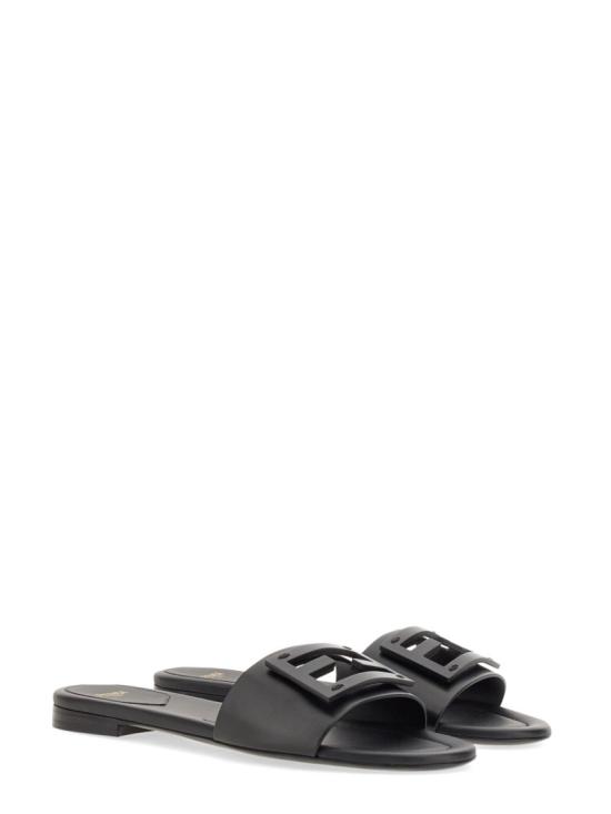  펜디 바게트 레더 슬라이드 8R8136 AE7TF0ABB Black - FENDI