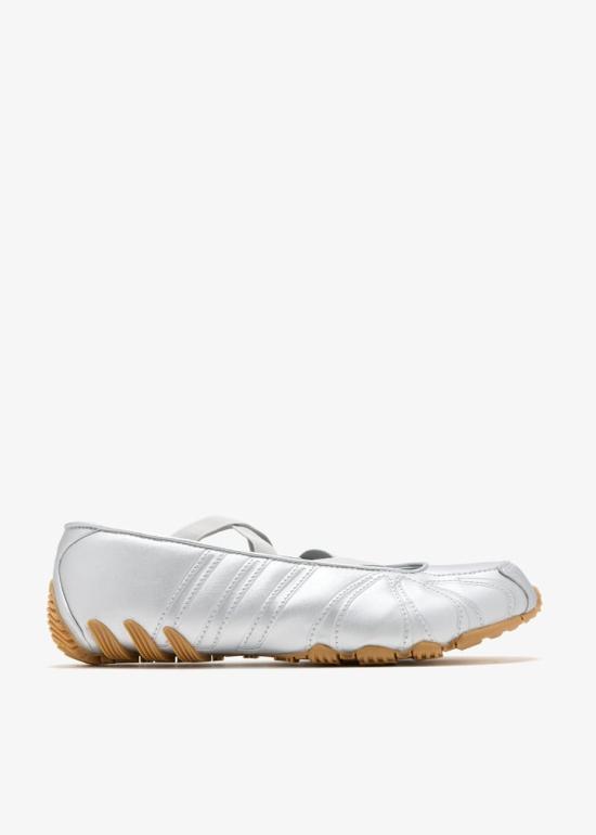  아디다스 스니커즈 HQ7636 Silver Metallic Gum DOM