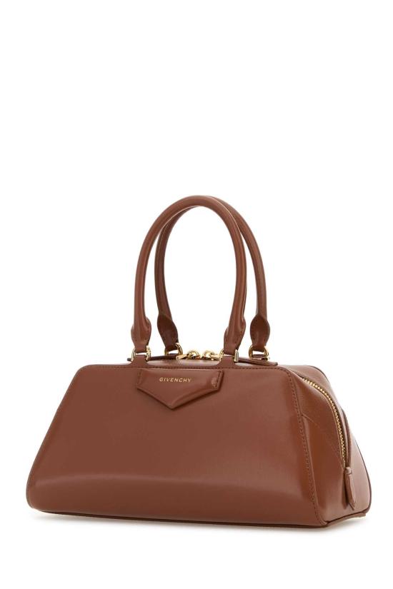26FW 지방시 안티고나 박스 레더 스몰 이스트 웨스트 백 BB5130B2AQ 235 BROWN - GIVENCHY