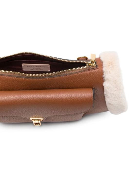 25FW 코치넬리 크로스백 E1 TDK 15 01 01 911 ONESIZE Coccinelle BROWN - COCCINELLE
