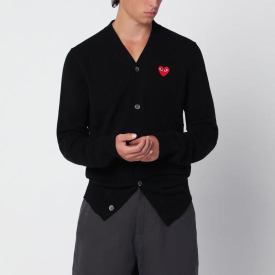 26FW 꼼데가르송 V넥 하트 와펜 가디건 AXN008051WO Black