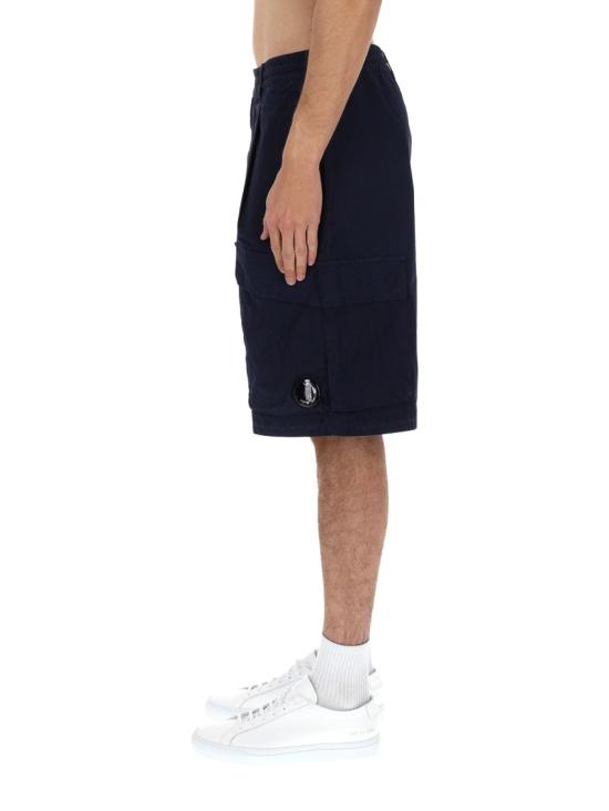 26SS 씨피 컴퍼니 스트레치 사틴 카고 렌즈 쇼츠 20CMBE127A110325G889 BLUE - C.P. COMPANY