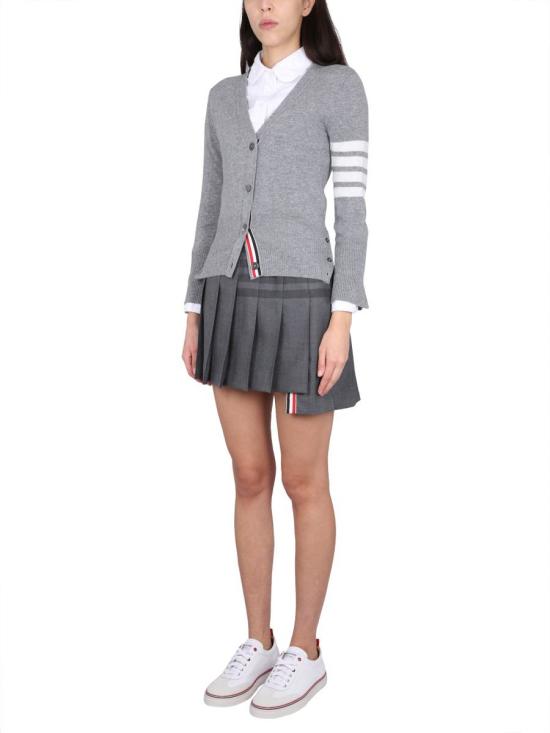 26FW 톰브라운 클래식 캐시미어 4바 브이넥 가디건 FKC001A 00011 055 LIGHT GREY DOM - THOM BROWNE