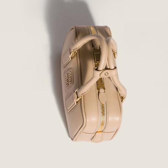 26FW 미우미우 토트백 ULT 010422 SABBIA TU BEIGE - MIU MIU