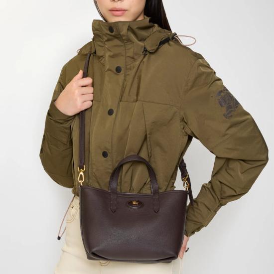 26SS 버버리 토트백 ULT 009261 MARRON TU BROWN - BURBERRY
