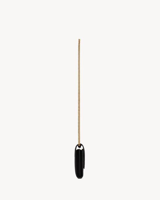  생로랑 카산드라 마텔라세 쉐브론 엔벨롭 체인 지갑 백 ULT 009724 NOIR OR TU BLACK - SAINT LAURENT