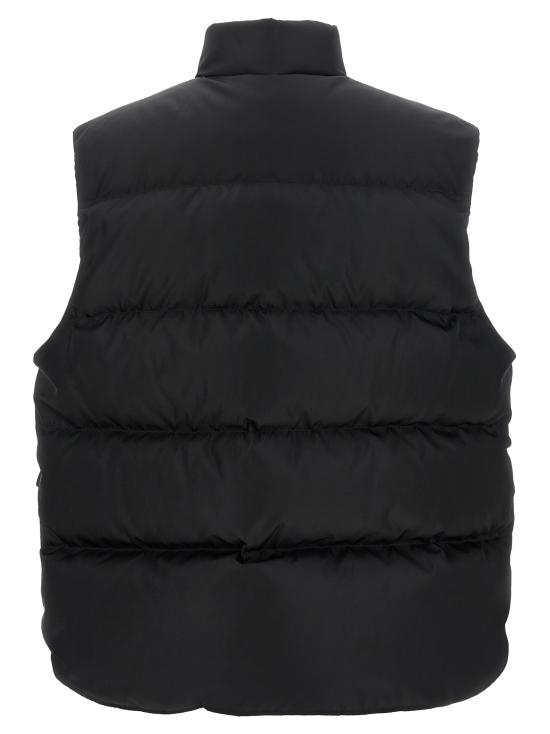 26FW 프라다 로고 플라크 리나일론 조끼 로고 플라크 리나일론 조끼 292390SOOO1WQ8F0002 Black - PRADA