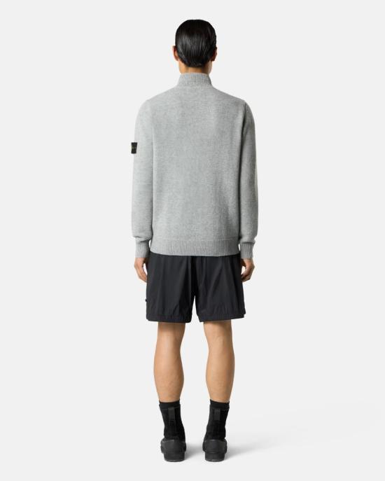  스톤 아일랜드 로고 패치 하이넥 버튼 울 스웨터 L2S155100040 S00A3V0M60 Grey melange - STONE ISLAND