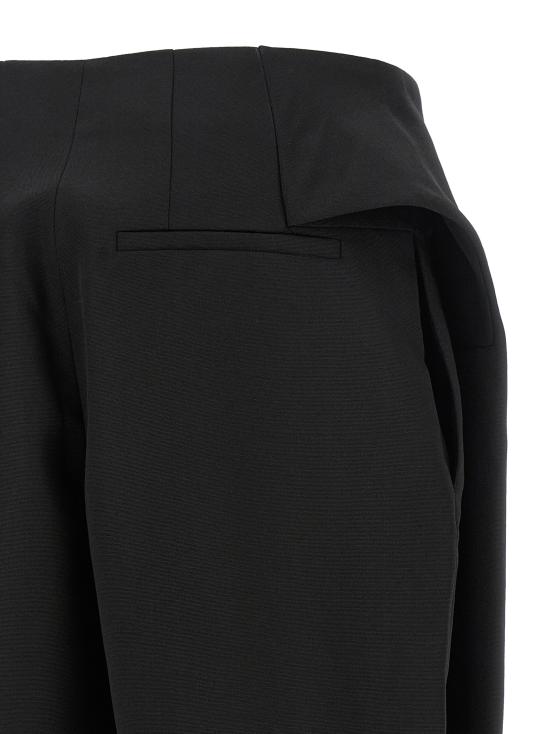 26FW 자크뮈스 숏팬츠 26HSOW00621AW00637990 Black - JACQUEMUS