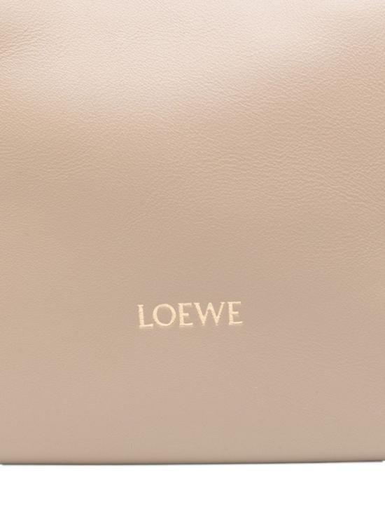 26FW 로에베 나파 카프스킨 미니 플라멘코 클러치 A411FC2 XA62150 BEIGE - LOEWE