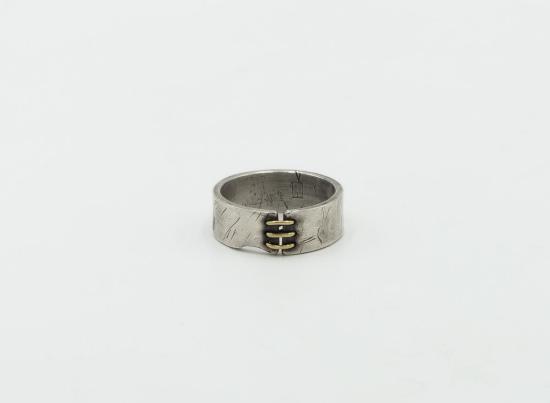  타이틀 오브 워크 반지 작품명: 트리플 봉합 링 / 18K 145