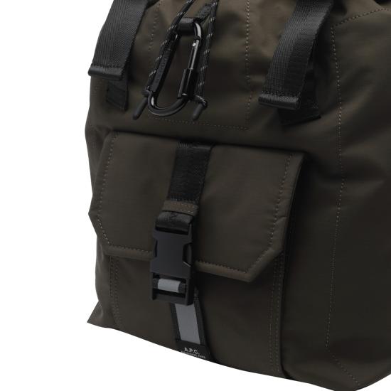 26FW 아페쎄 로고 프린트 버클 플랩 백팩 PAAGE H62631 JAD Green - A.P.C.